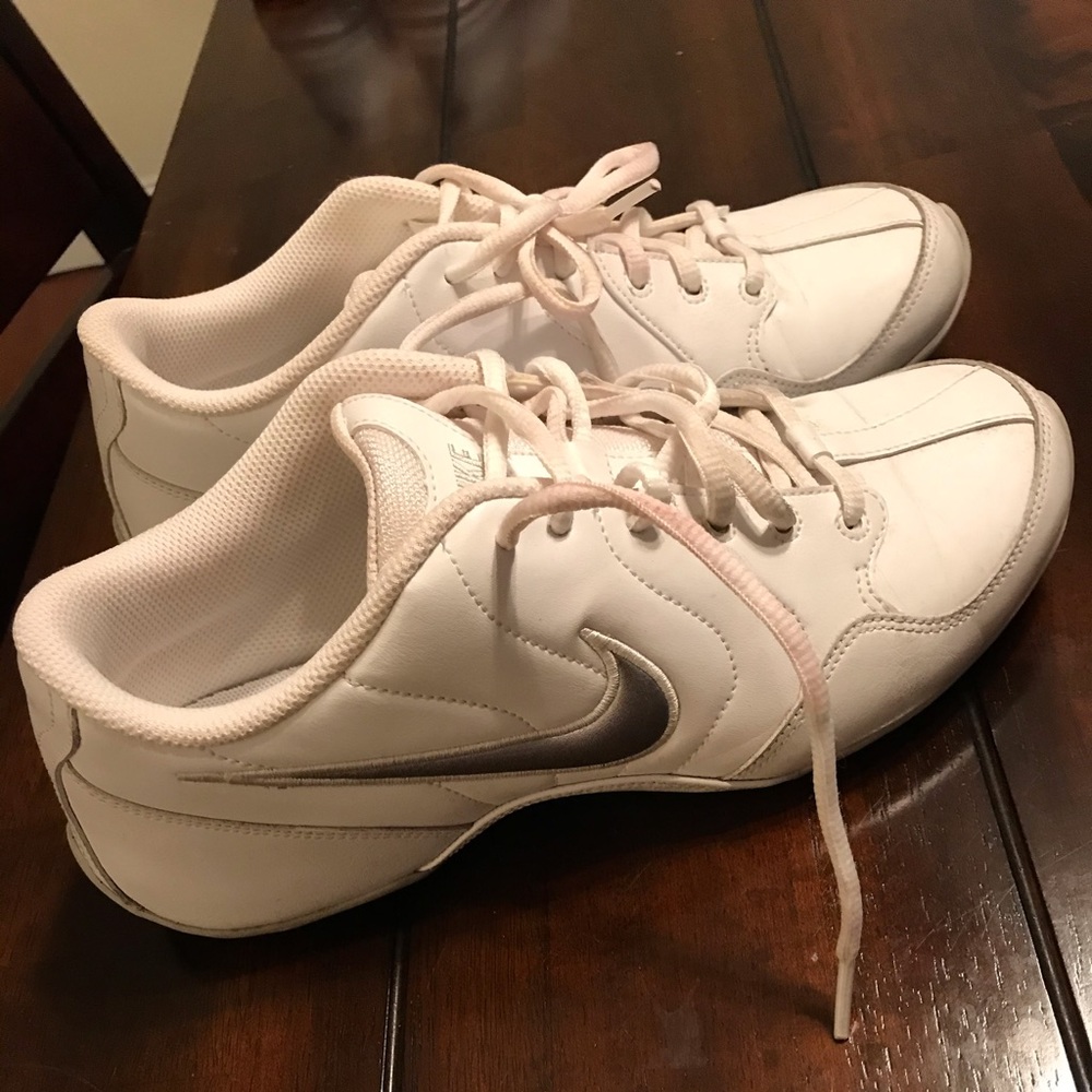 Nike Women’s Tennis Shoes, White, Size 8.5